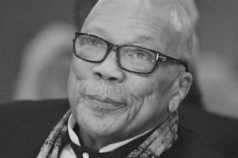 Quincy Jones Live! Znakomity Muzyk w Warszawie z Imponującym Składem!